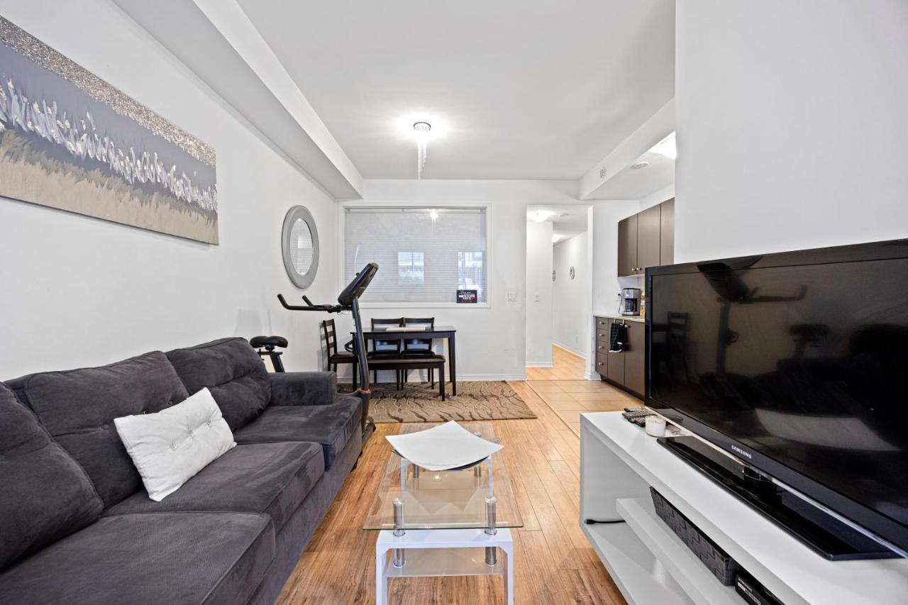 多伦多Beautiful Townhouse Near Yorkdale Mall, Wilson Subway公寓 外观 照片