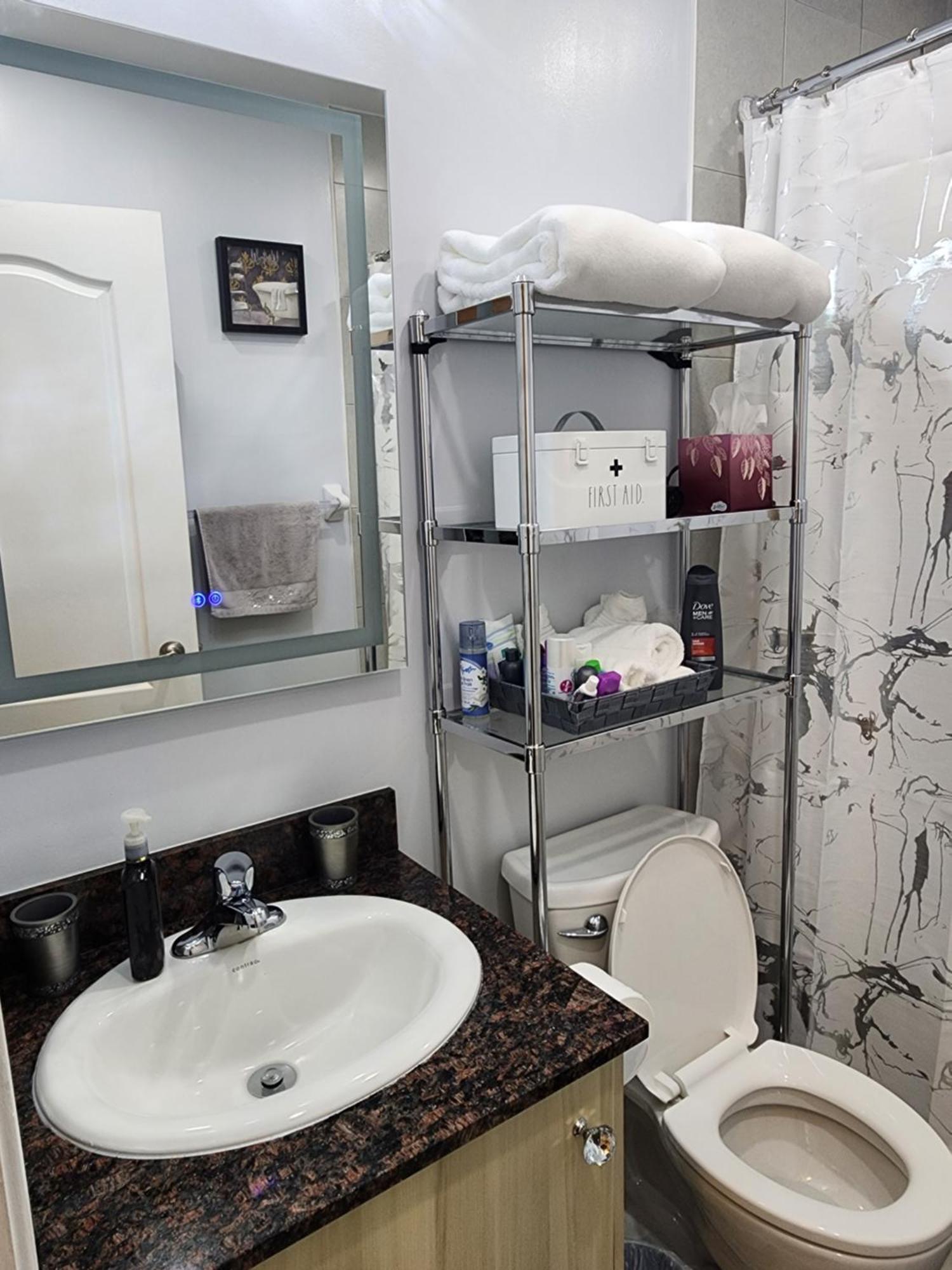 多伦多Beautiful Townhouse Near Yorkdale Mall, Wilson Subway公寓 外观 照片