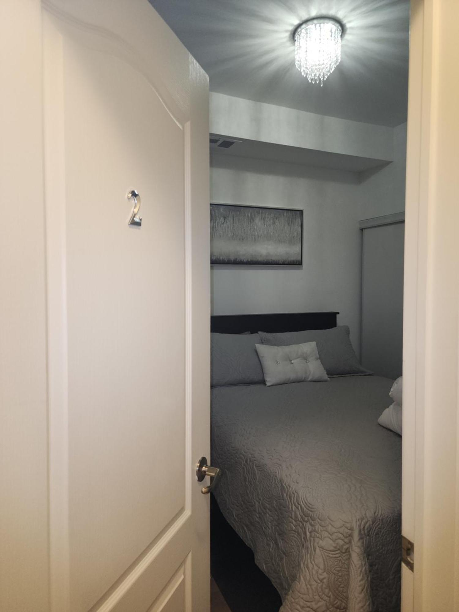 多伦多Beautiful Townhouse Near Yorkdale Mall, Wilson Subway公寓 外观 照片