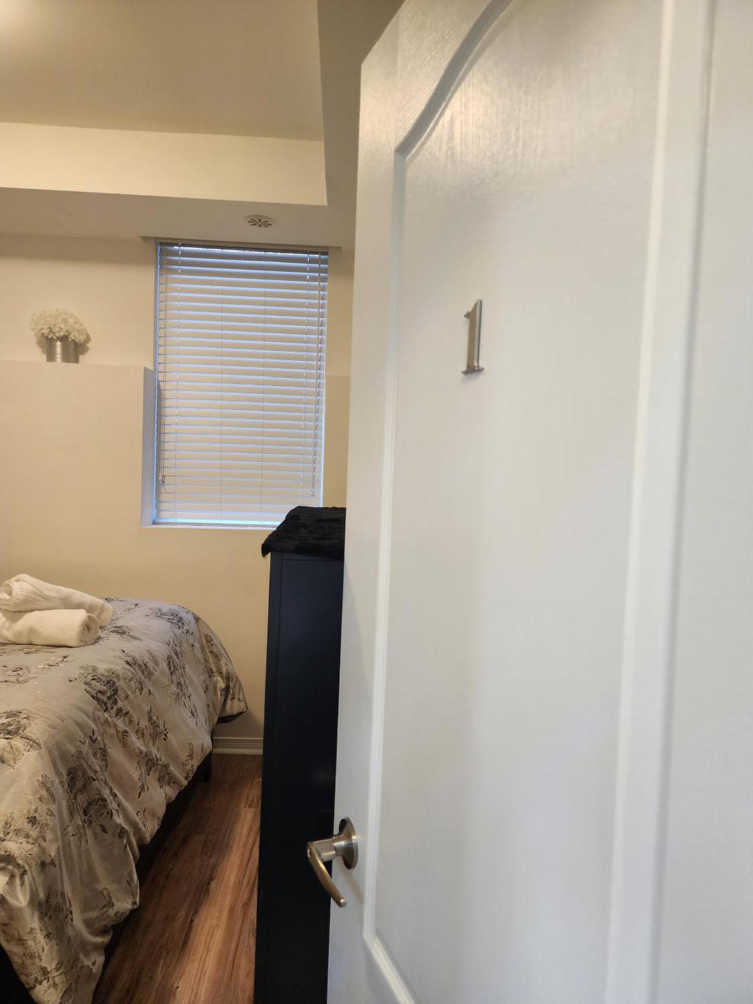 多伦多Beautiful Townhouse Near Yorkdale Mall, Wilson Subway公寓 外观 照片